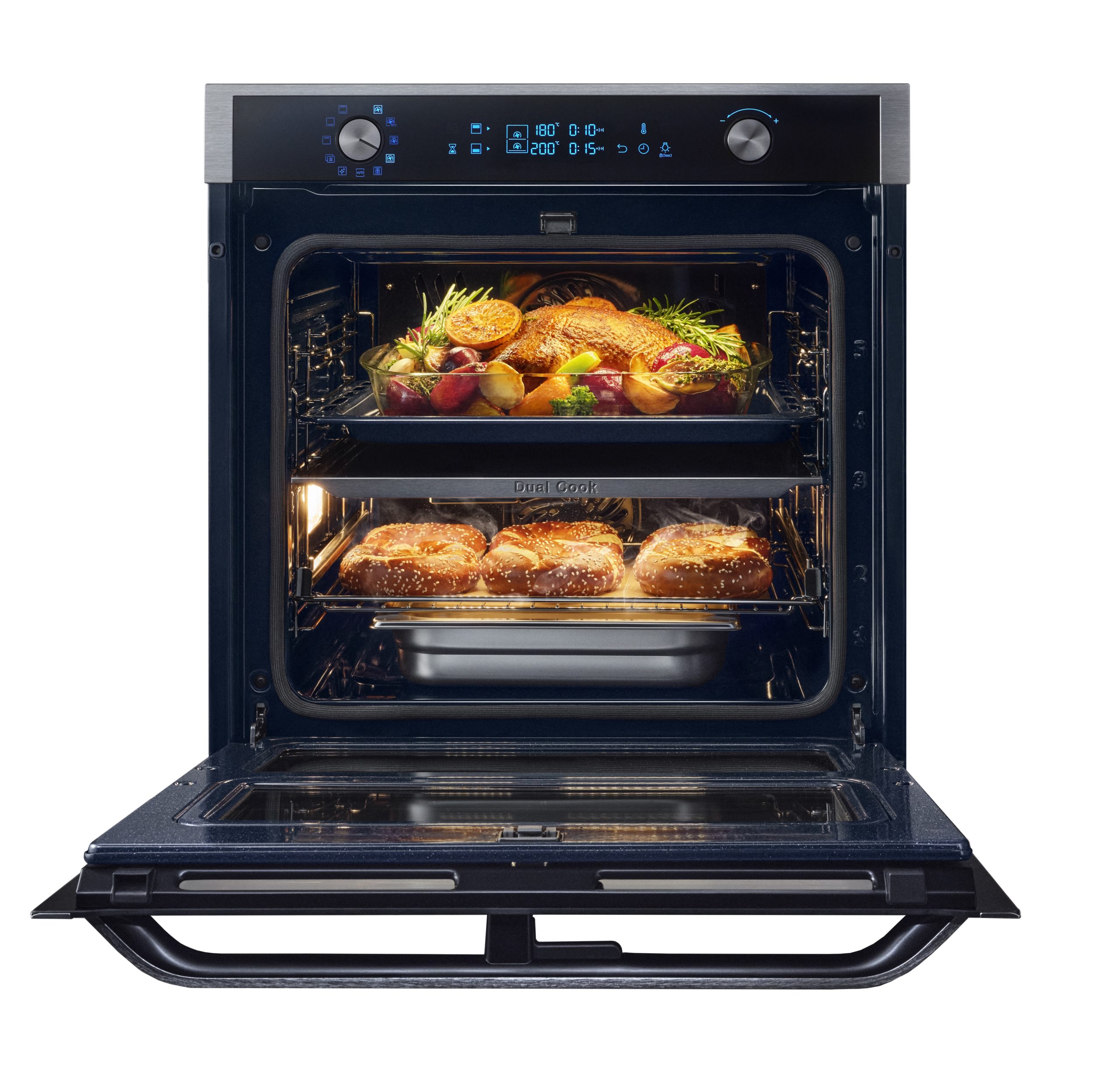 Piecz parami i na parze: Kup piekarnik Samsung Dual Cook lub Dual Cook Flex™ i otrzymaj naczynie do pieczenia i gotowania na parze Dual Cook Steam w prezencie